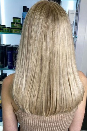 Blonde-highlights-at-Reeds-Hairdressers-in-Cambridgge