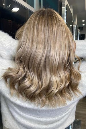 Blonde-highlights-at-the-best-hairdressers-in-Cambridge