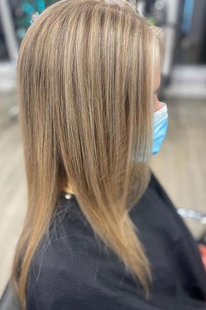 Full-head-of-highlights-at-Reeds-Hair-Salon-in-Cambridge